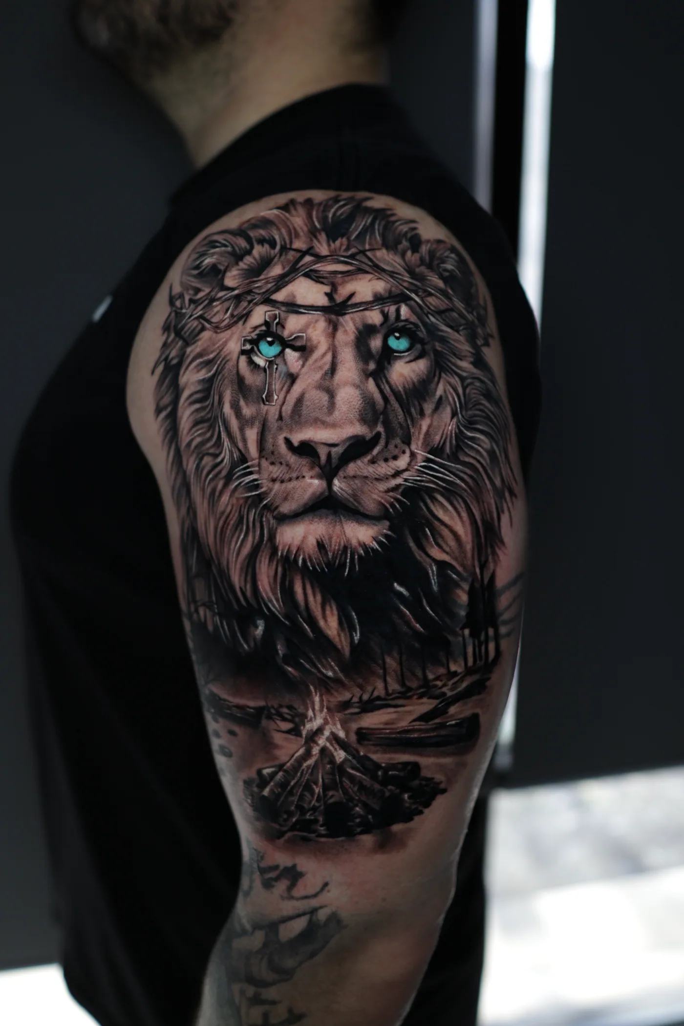 Lion portrait, alternate view tattoo by Eddie Gonzalez